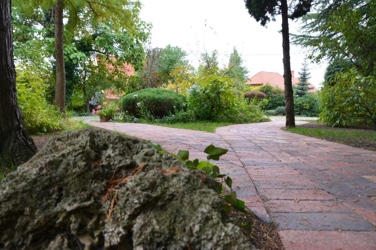 Garten Vendeghaz เอ็กเกอร์ ภายนอก รูปภาพ