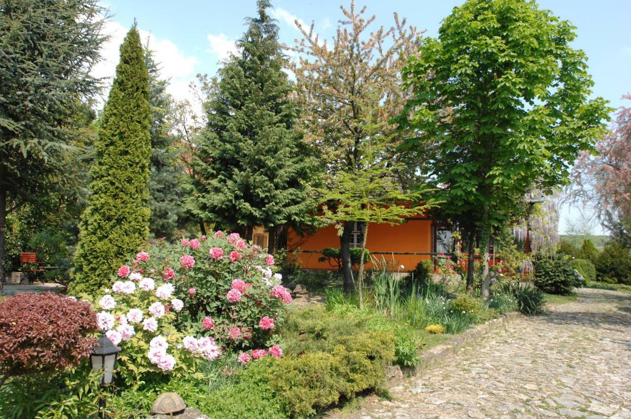 Garten Vendeghaz เอ็กเกอร์ ภายนอก รูปภาพ